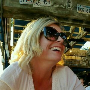 Meet your Posher, Lacey